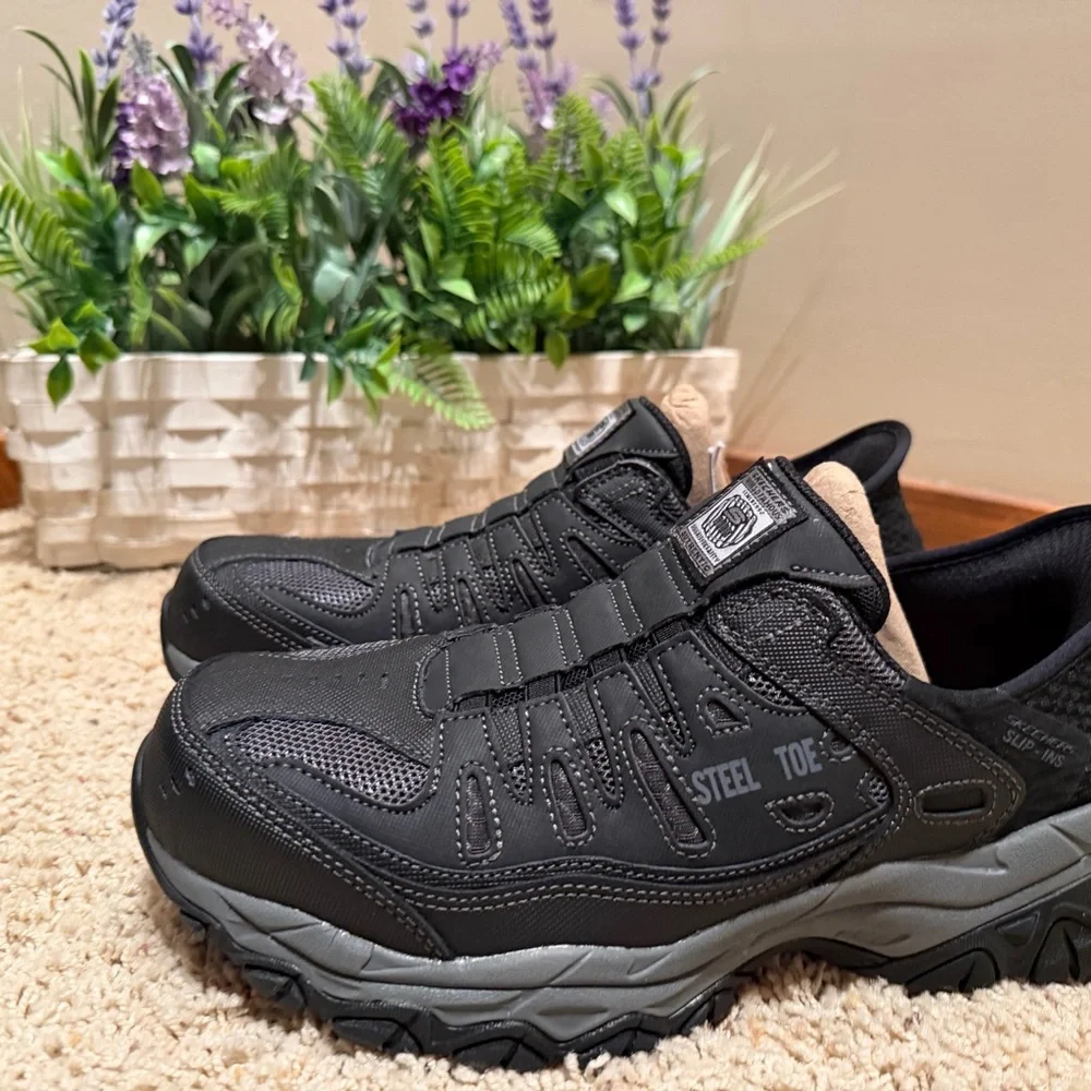 Skechers STEEL TOE Men’s Size 7 ‎ Black Slip-On Loafers